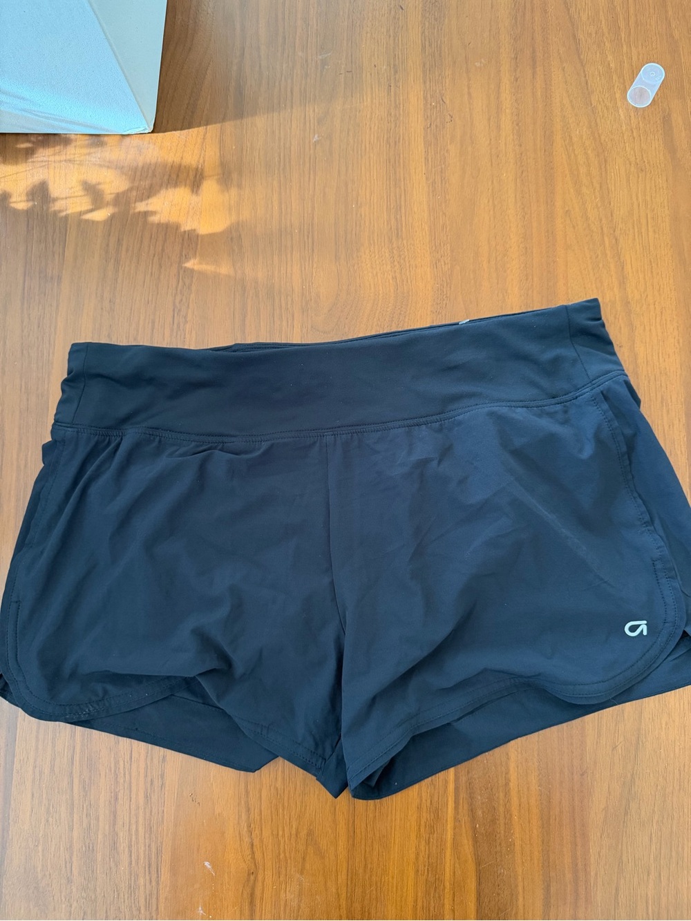 Gap Medium Black Women's Athletic Shorts with Reflective Logo